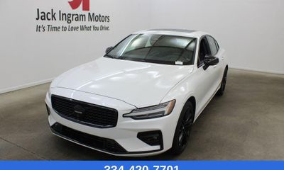 2024 Volvo S60 Plus Black Edition