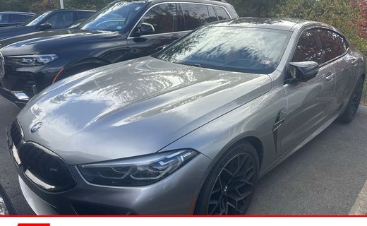 2022 BMW M8