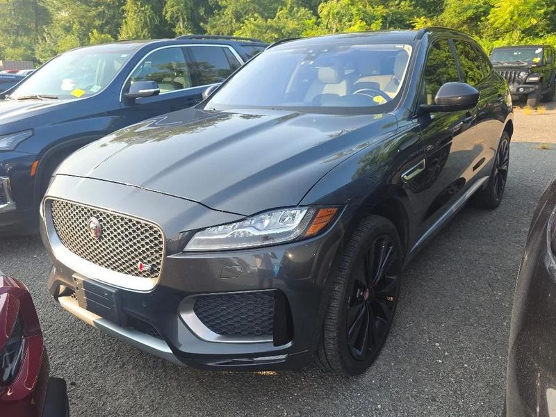 2019 Jaguar F-Pace — a typically priced live listing