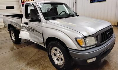 2001 Toyota Tacoma Deluxe