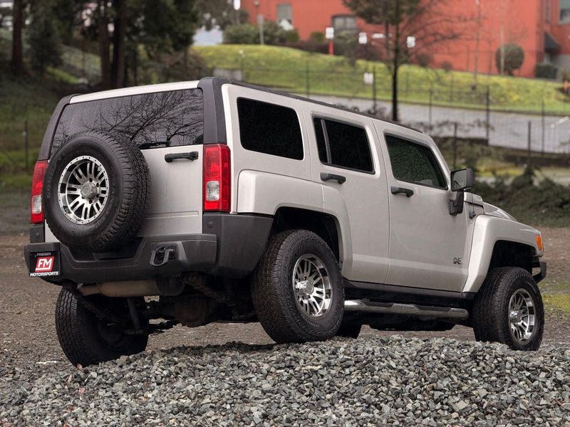2007 Hummer H3 — a typically priced live listing