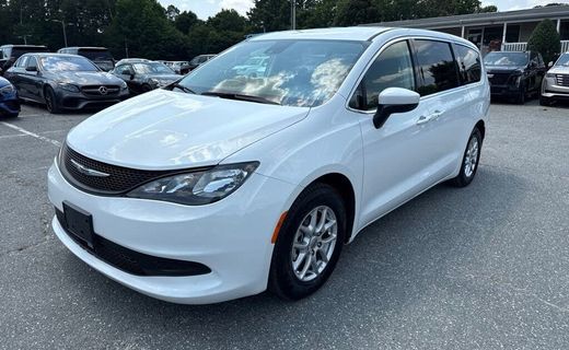 2023 Chrysler Voyager LX