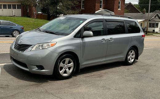 2013 Toyota Sienna LE