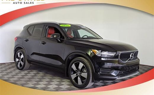 2020 Volvo XC40 Momentum