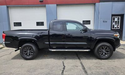 2017 Toyota Tacoma SR SR5