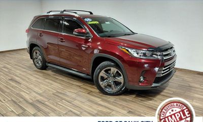 2019 Toyota Highlander LTD Platinum Hybrid