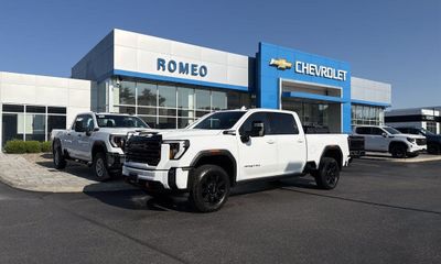 2024 GMC Sierra HD AT4