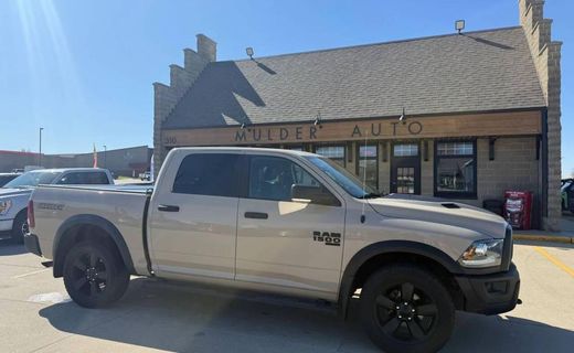 2019 Ram 1500 SLT