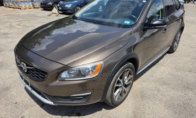 2017 Volvo V60CC Premier