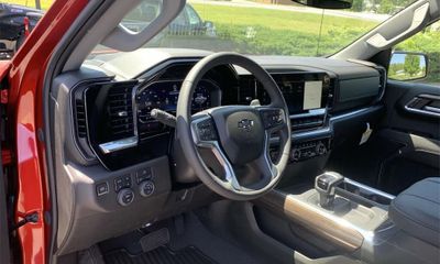 2023 Chevrolet Silverado RST
