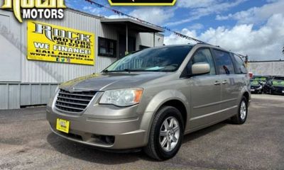 2008 Chrysler Town AND Country Touring Signature