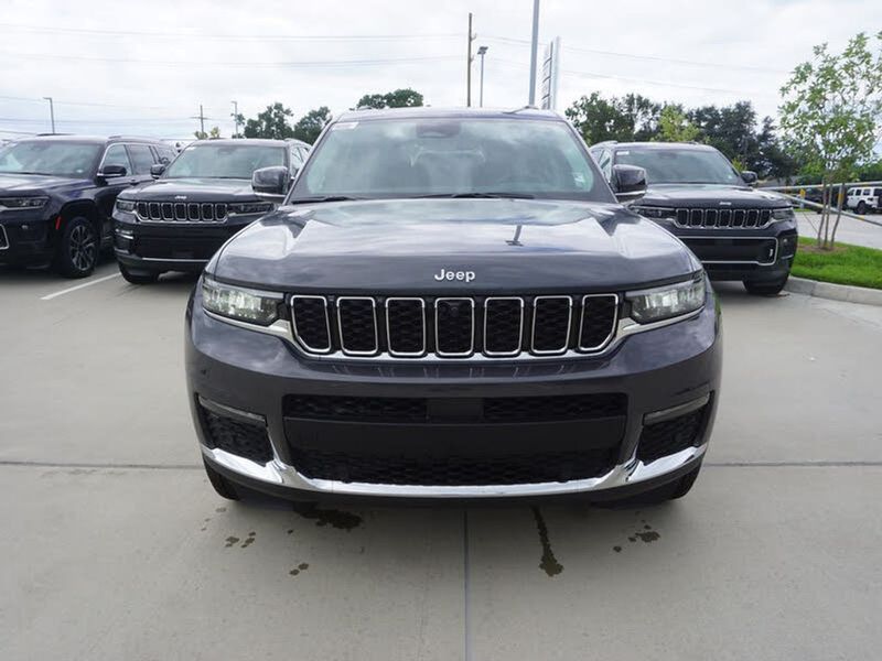 2022 Jeep Grand Cherokee L — a typically priced live listing