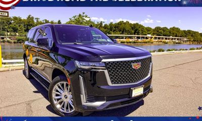 2022 Cadillac Escalade ESV Premium Luxury