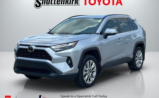 2025 Toyota RAV4 XLE Premium