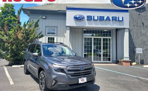 2025 Subaru Forester Premium Base