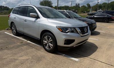 2019 Nissan Pathfinder S