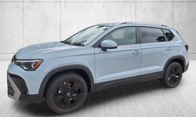 2026 Volkswagen Taos SE