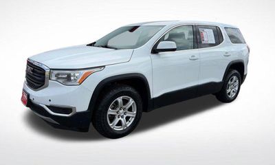 2019 GMC Acadia SLE 1