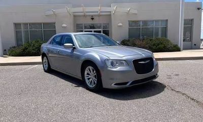 2017 Chrysler 300 Limited