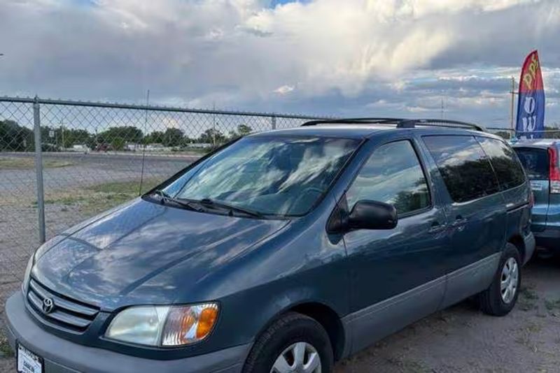 2001 Toyota Sienna — a typically priced live listing