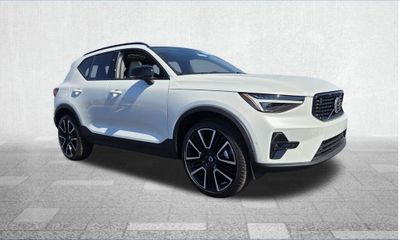 2026 Volvo XC40 Ultra Dark