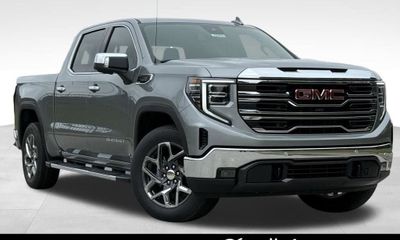 2026 GMC Sierra SLT