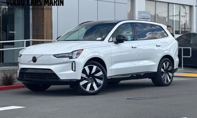 2026 Volvo EX90 Plus