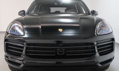 2023 Porsche Cayenne S Platinum Edition
