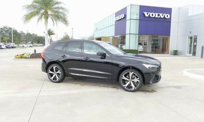 2023 Volvo XC60 Ultimate Dark