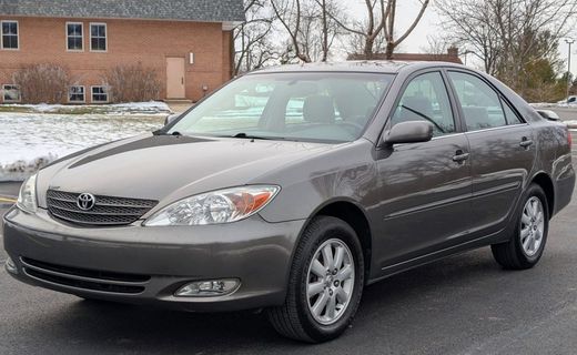 2004 Toyota Camry LE