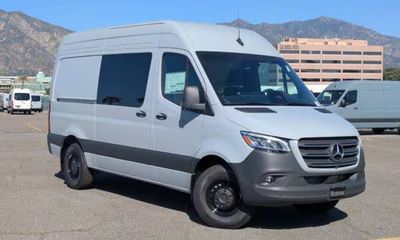 2025 Mercedes-Benz Sprinter 907 VS30