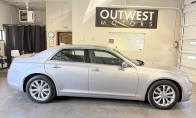 2016 Chrysler 300 300C