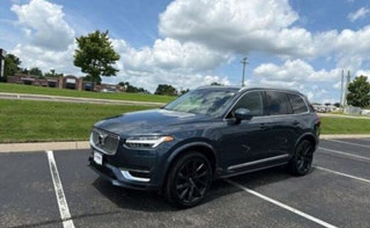 2021 Volvo XC90 Momentum