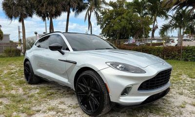 2021 Aston Martin DBX