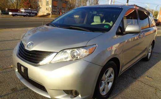 2012 Toyota Sienna LE
