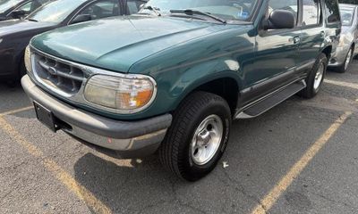1998 Ford Explorer XL