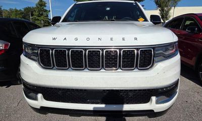 2024 Jeep Wagoneer Base