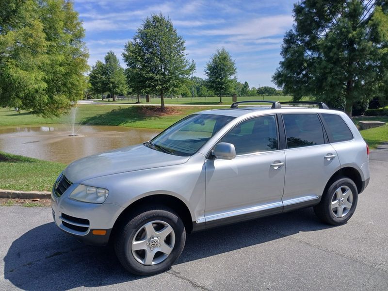 2005 Volkswagen Touareg — a typically priced live listing