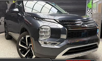 2024 Mitsubishi Outlander SE Black Edition