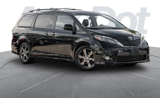 2015 Toyota Sienna SE 8 Passenger