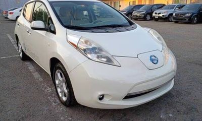 2011 Nissan Leaf SL