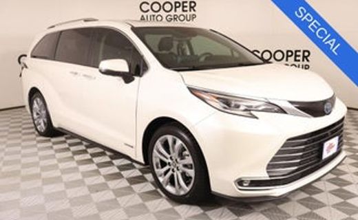 2022 Toyota Sienna XLE