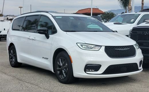 2025 Chrysler Pacifica Select