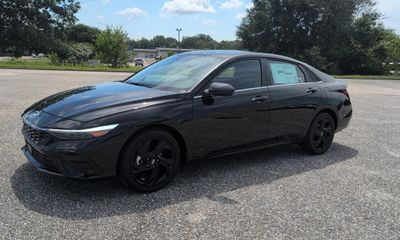 2026 Hyundai Elantra SEL Sport Premium