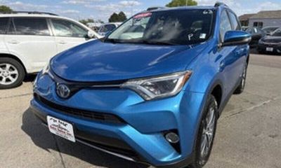 2018 Toyota RAV4 LE Plus XLE