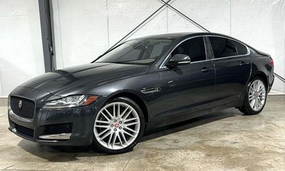 2016 Jaguar XF Prestige