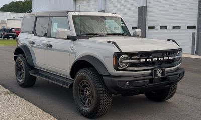 2026 Ford Bronco Outer Banks