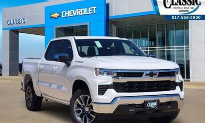 2026 Chevrolet Silverado LT