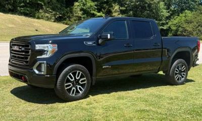 2021 GMC Sierra AT4