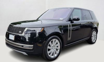 2023 Land Rover Range SE